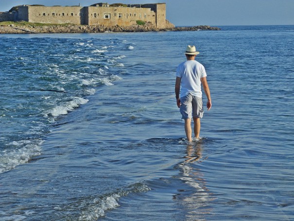 "Walking on Water - Alderney", de Neil Howard