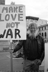 "Make love not war", de Saidun Saids