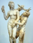 Afrodita, Eros i Pan, Museu arqueològic d'Atenes, mfvazquez63, Flickr