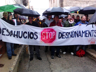 Publicada a http://acampadagandia.blogspot.com.es/2012/04/stop-desnonament-almoines-dimarts-10.html