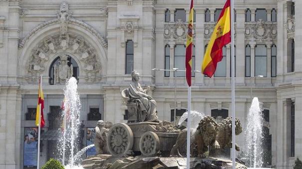 cibeles-banderas--644x362