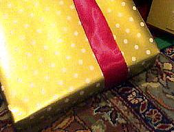 Adaptat de "My gifts were the prettiest, as always", de V Smoothe, al Flickr