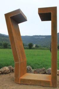 Monument a Pere Joan Sala (Granollers de Rocacorba ? Barcelona 1485). Va ser capitost de la segona guerra remença. Va derrotar diferents cops l'exèrcit de Ferran II, però fou vençut.