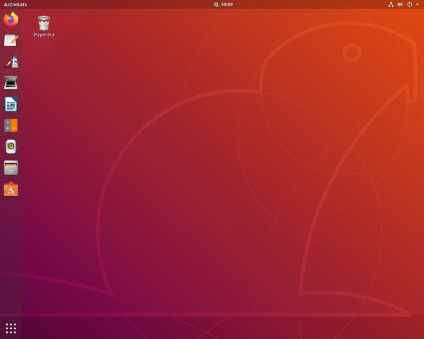 Escriptori de l'Ubuntu 18.04.3 LTS amb acoblador a l'esquerra