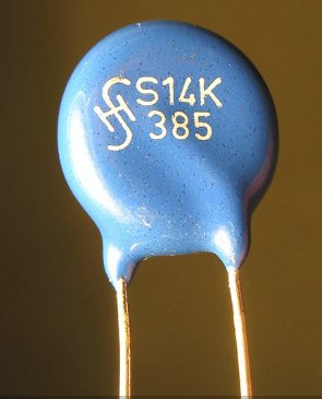 Varistor, foto de Michael Schmid, Viquipèdia